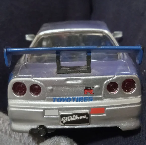 Jada Toys 1:32 scale Die-cast 2002 Nissan Skyline GT-R (R34) (F&F Brian's car) - Picture 3 of 8